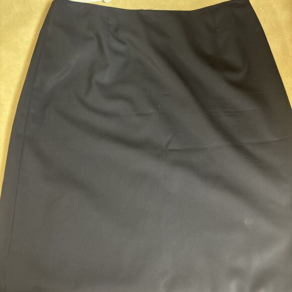 Leggiadro Navy Size 4 Midi Skirt. Preowned. Excellent Quality - Picture 2 of 4
